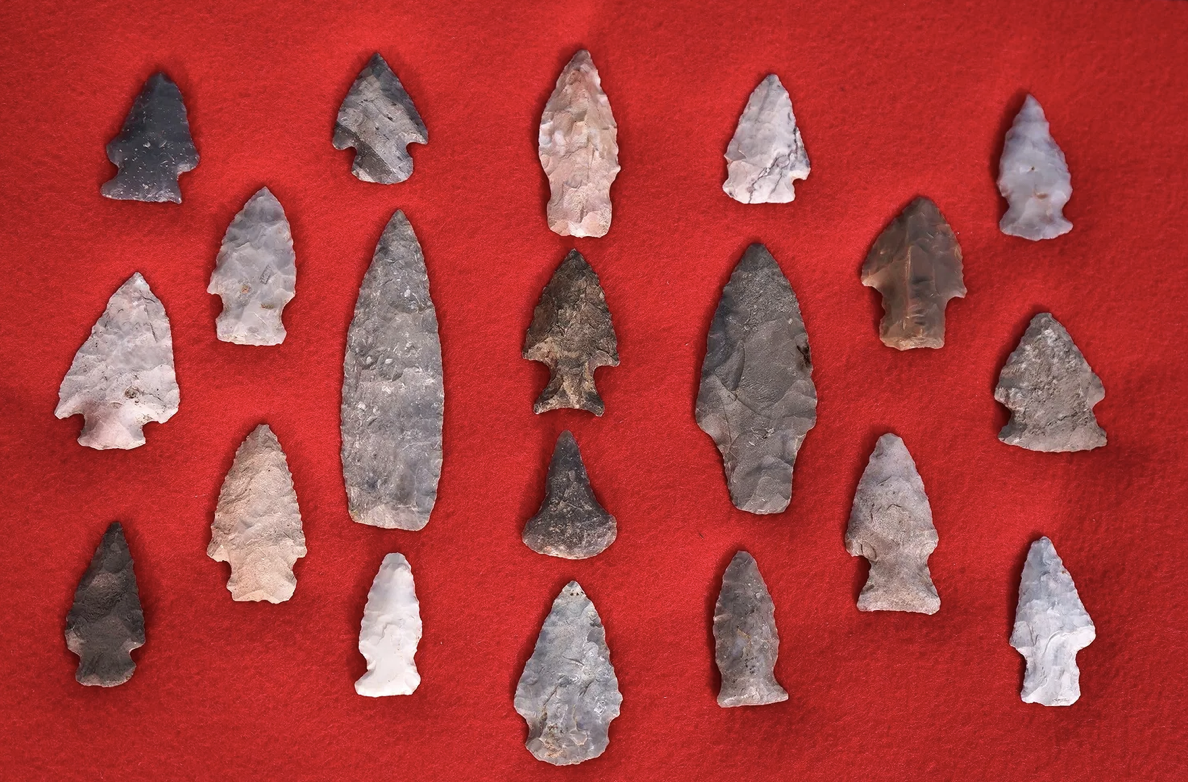Authentic Woodland & Archaic Period Arrowheads & Spear Point Artifacts