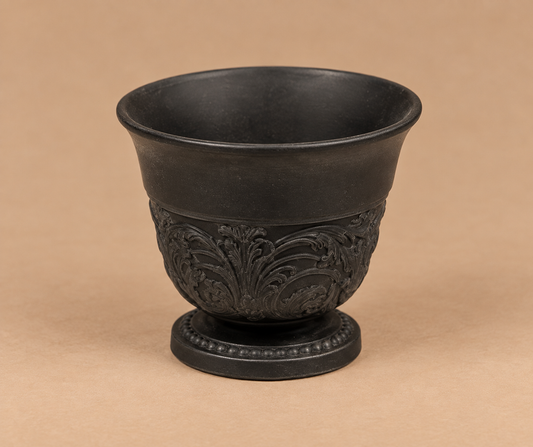 A SMALL ANTHEMION-PATTERN CUP